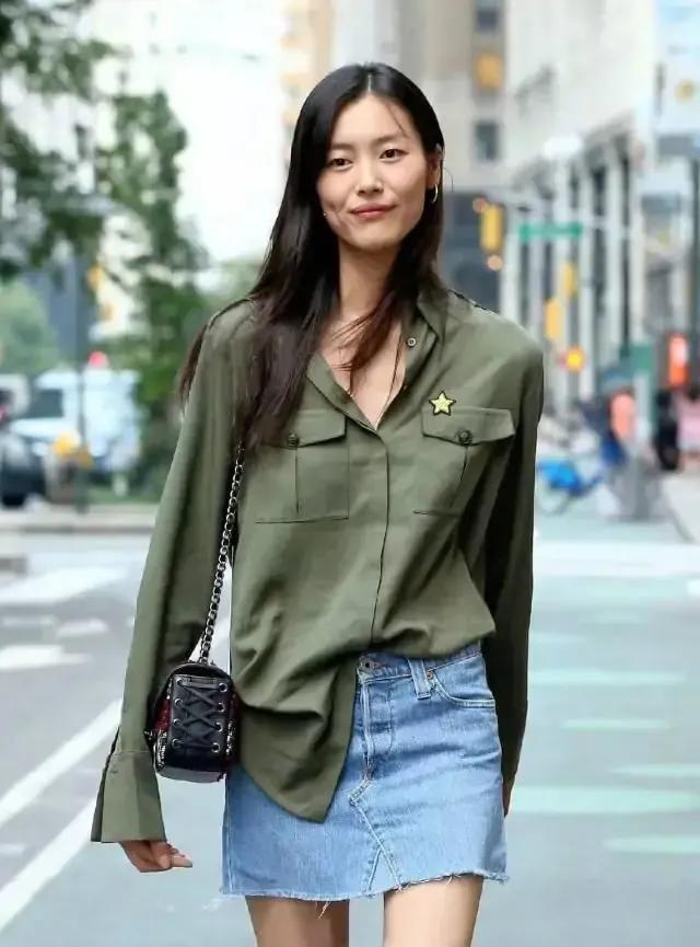 这个湖南妹子好刚！不惧国际*压打**，两次解约辱华品牌！