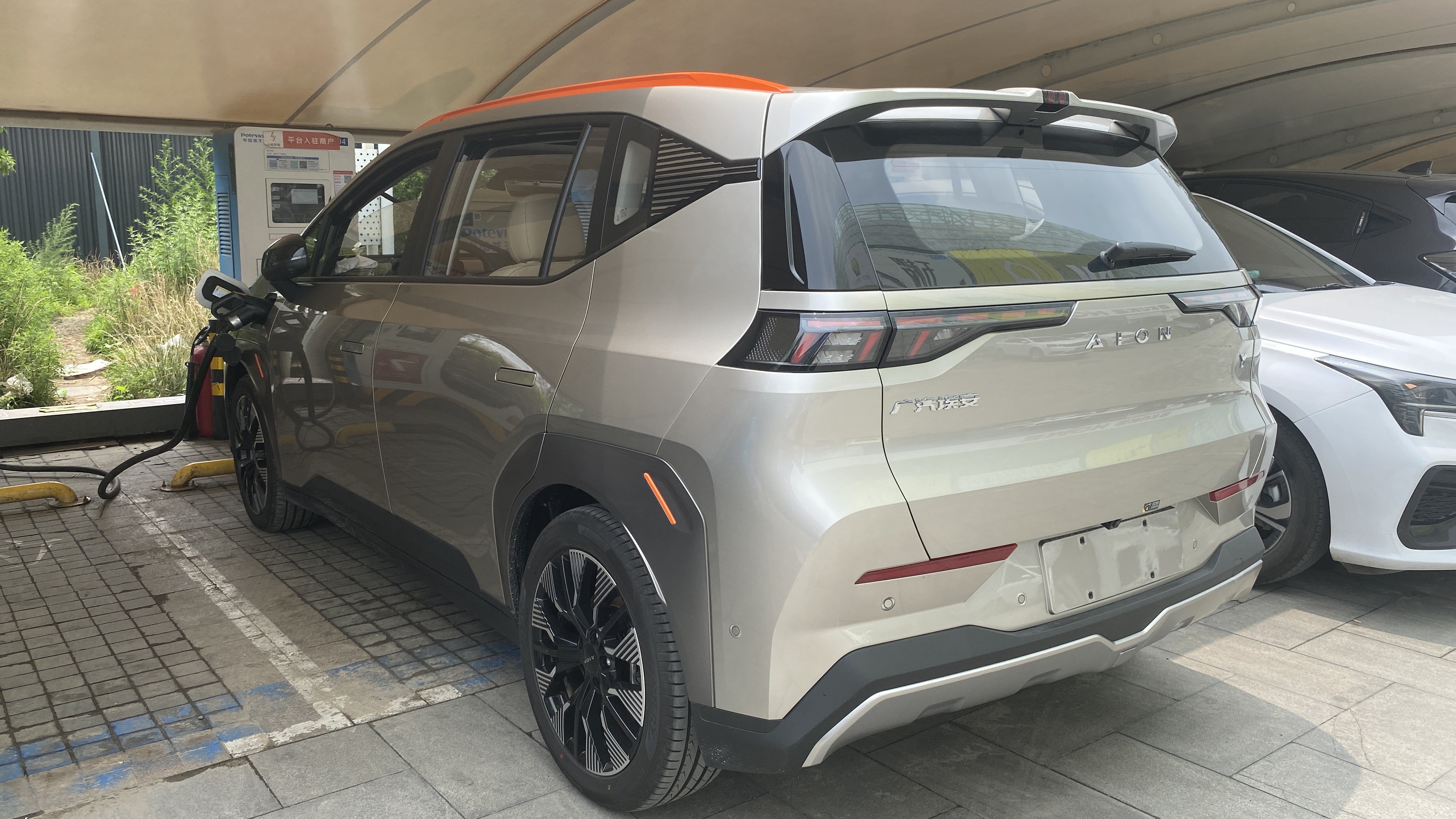 广汽埃安电动汽车怎样,广汽埃安suv电动车价格