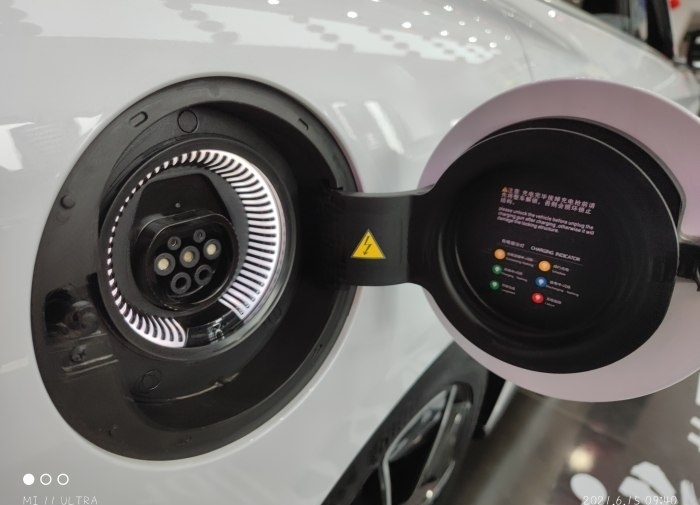 雪域白与普通白漆有区别吗,山脉灰对比雪域白