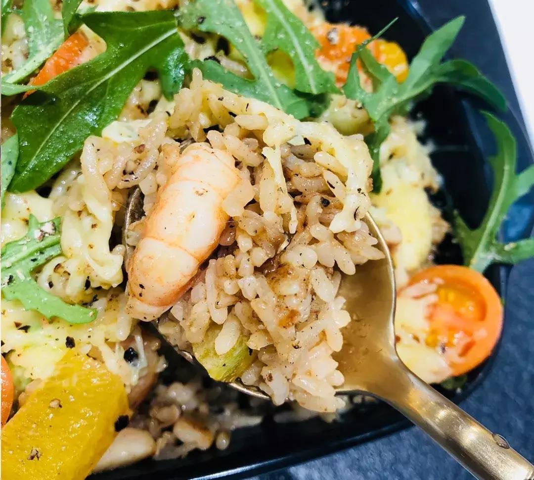 源和1916里的这家网红店，是花店也是甜点店还是图书馆