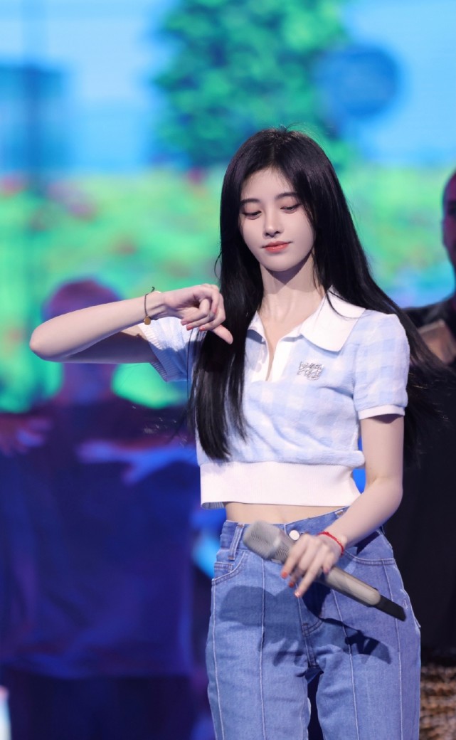 鞠婧祎被质疑穿山寨回放,鞠婧祎疑穿山寨衣服