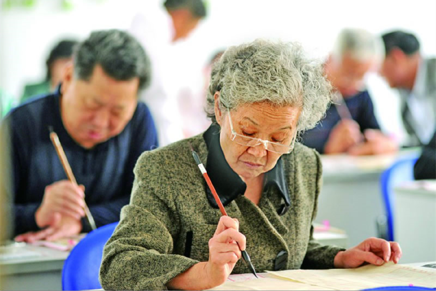 现代社会孝顺父母的方式,长大后孝顺父母的方式