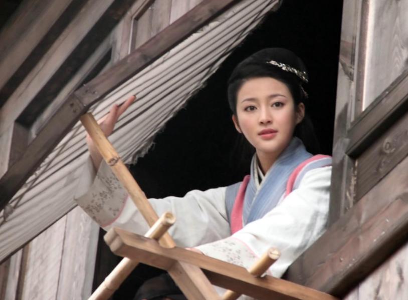 妖妇有五种媚态，潘金莲具备三种，西门庆已经招架不住