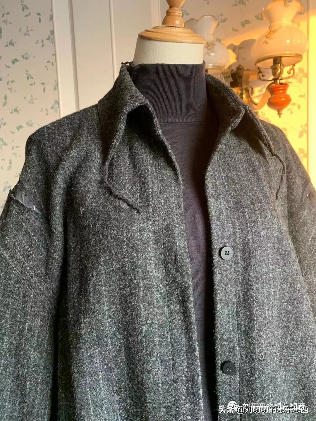 女人背厚夏天适合穿什么样的衣服,宽肩厚背的人穿什么好看