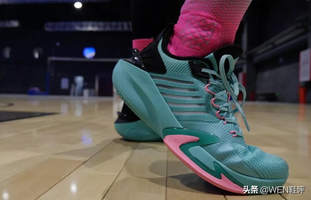 推荐一双李宁或特步跑鞋,一双轻便又舒适的鞋特步