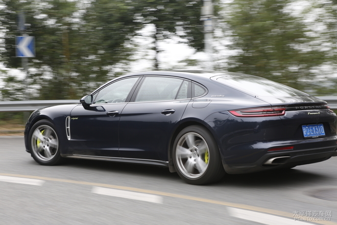 保时捷panamera混动深度测试 (全新保时捷panamera4s 2.9t试驾感受)