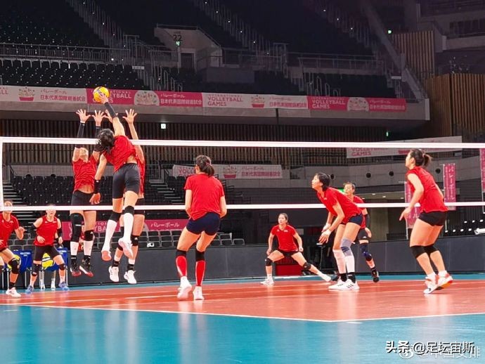 张常宁李盈莹郎平,张常宁拥抱龚翔宇视频