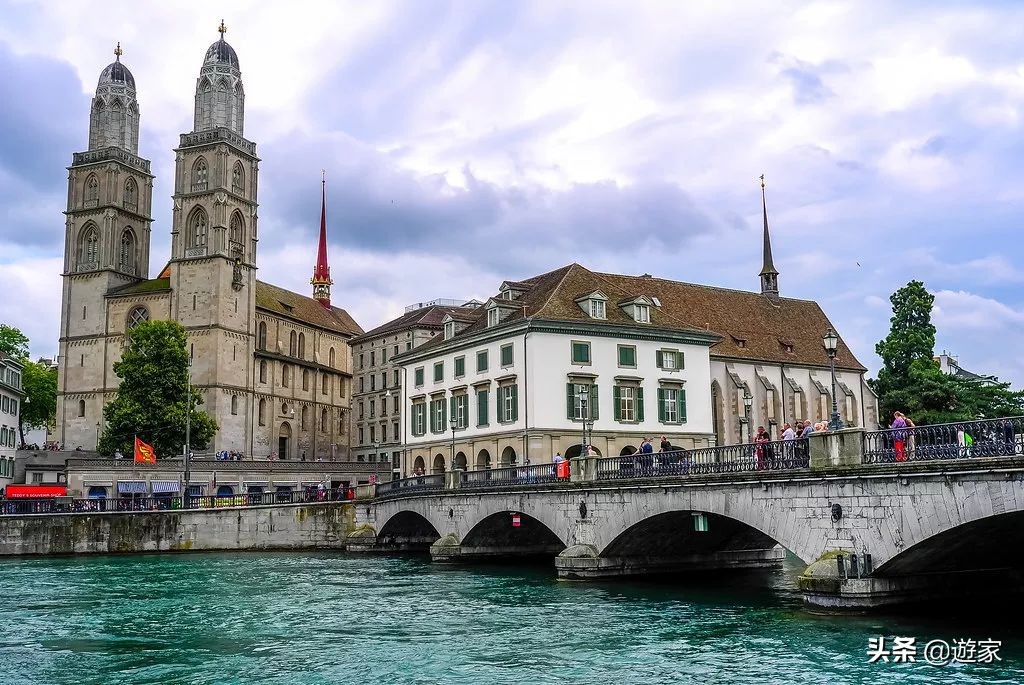 瑞士人竟然这么爱喝，拥有是世界遗产的葡萄园，作业还在靠手工