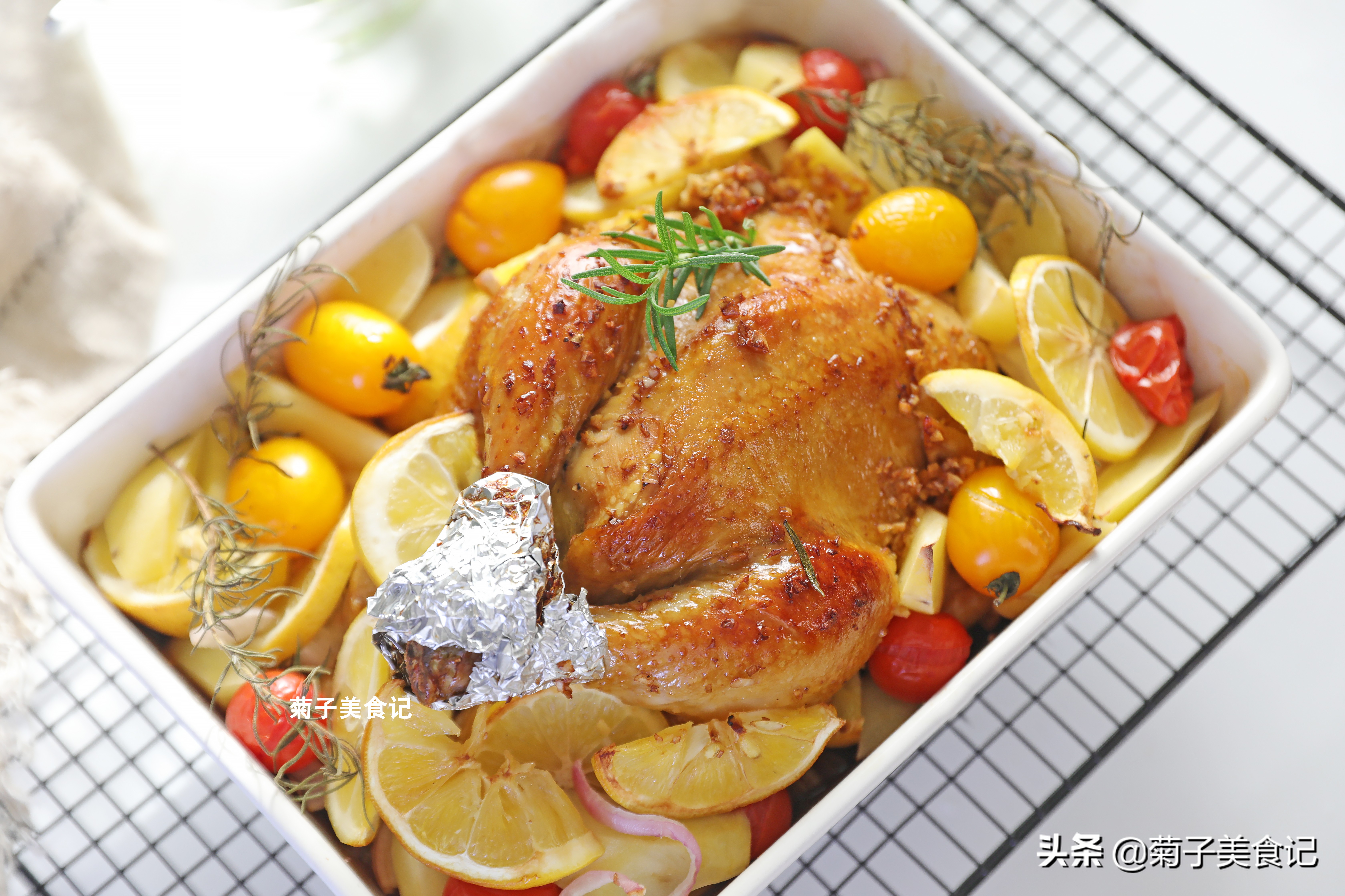 端午在家做简单开胃的柠檬烤鸡,鲜嫩多汁不油腻,在家露一手