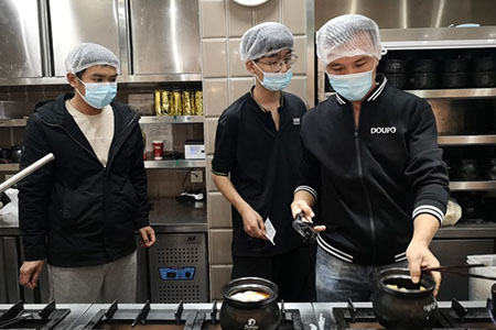 敢和姐弟俩做“邻居”的豆逗婆土豆粉，有何优势？