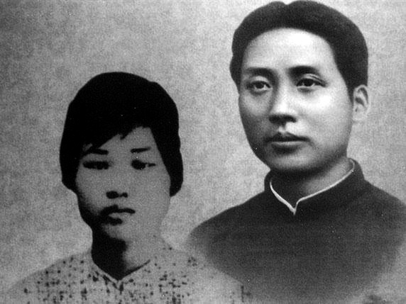 章士钊早年借给毛主席两万元，建国后毛主席说：每年还两千