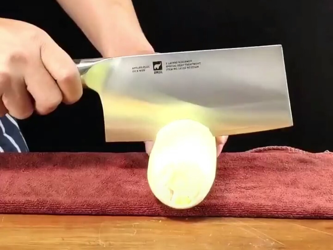 切玉米棒的妙招,切玉米小妙招爆款