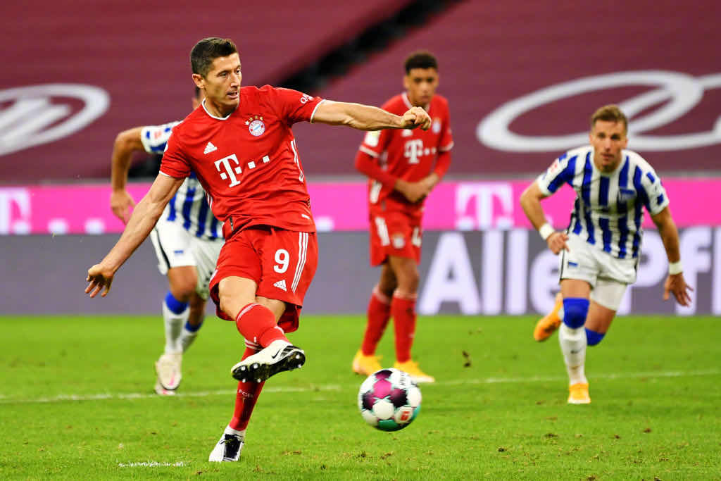 拜仁大四喜莱万,拜仁皇马莱万大四喜