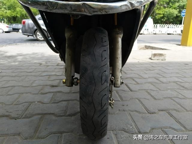 电动车维修分享：更换过方向柱维修以后，骑行时就感觉车往一边偏