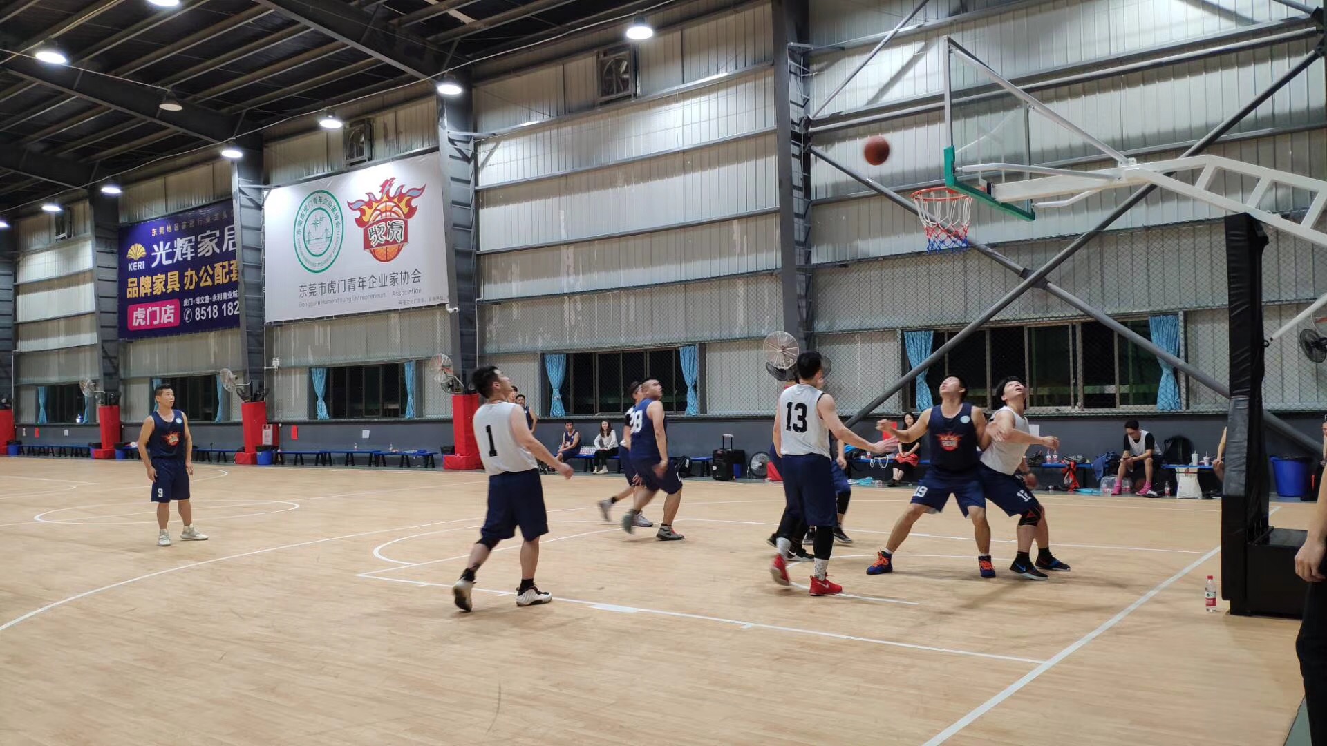 10000平室内游戏厅,居家室内羽毛球场地