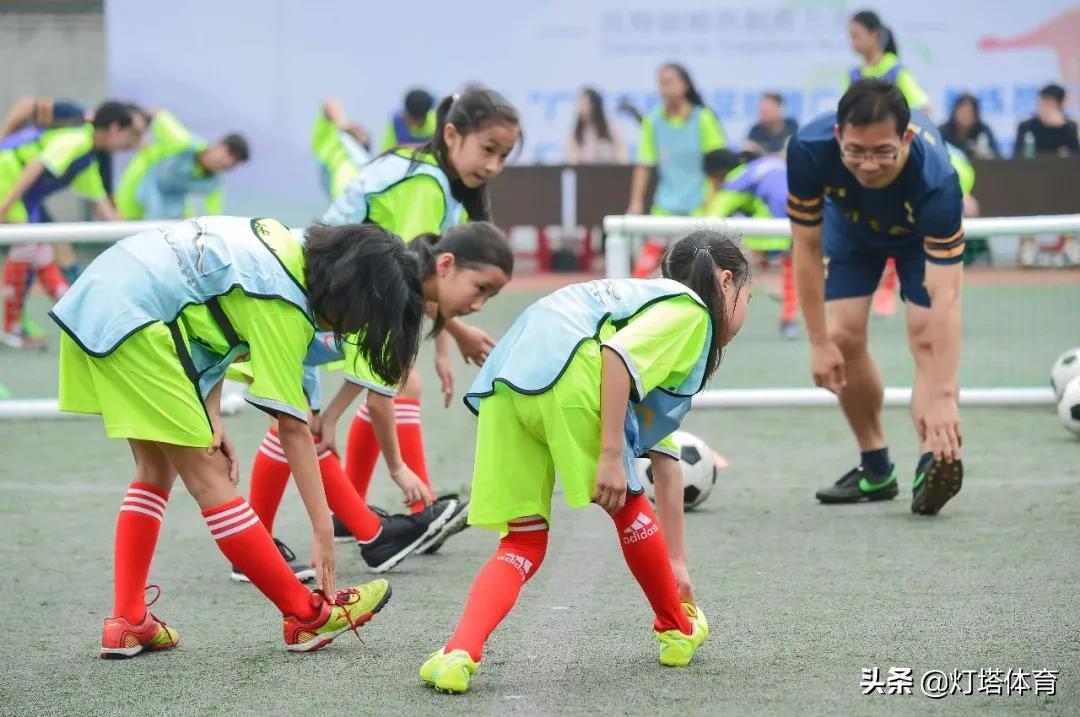 为什么对体育老师有偏见,不要对任何老师产生好感