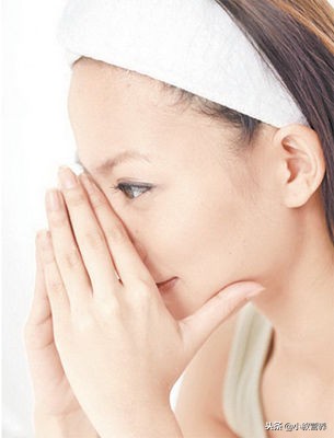 消除皱纹的10个最好最简单方法,轻松去除面部皱纹