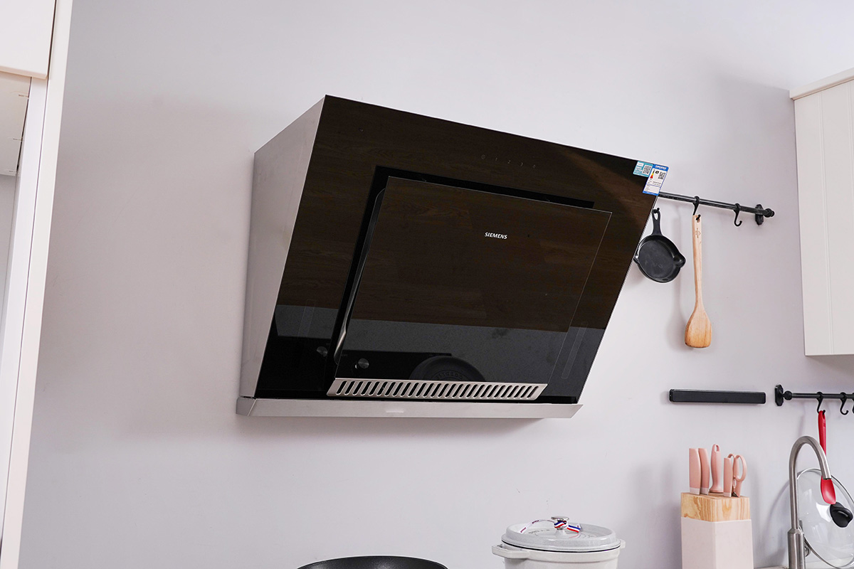 西门子侧吸式抽油烟机怎么样,大吸力自清洁油烟机测评