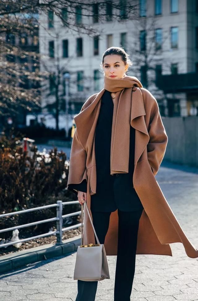驼色大衣配色法则教你穿出高级感,暖驼色搭驼色大衣好看吗