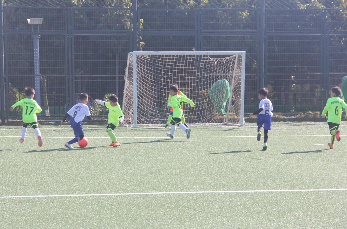 T6出行第二届云南“校长杯”少儿足球赛第三轮首日精彩瞬间