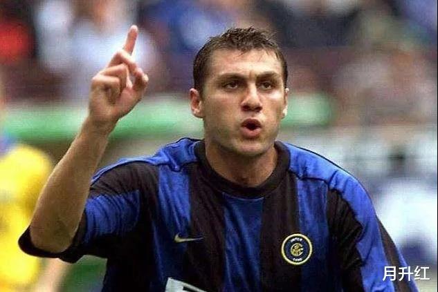 苏神苏亚雷斯现役足坛第一中锋,足坛十大中锋排名