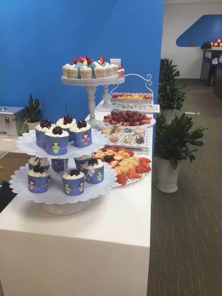 我陪女儿做烘焙年入20万女儿上了报我也成网红