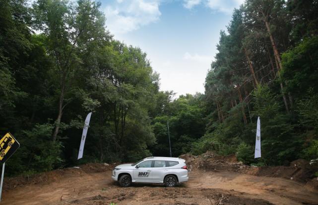 三菱pajerosport老款,三菱帕杰罗pajero越野测评