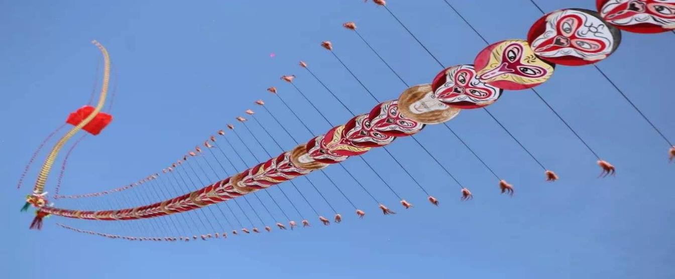 风筝是自由的还是不自由的,风筝在空中飞舞那是春天的什么