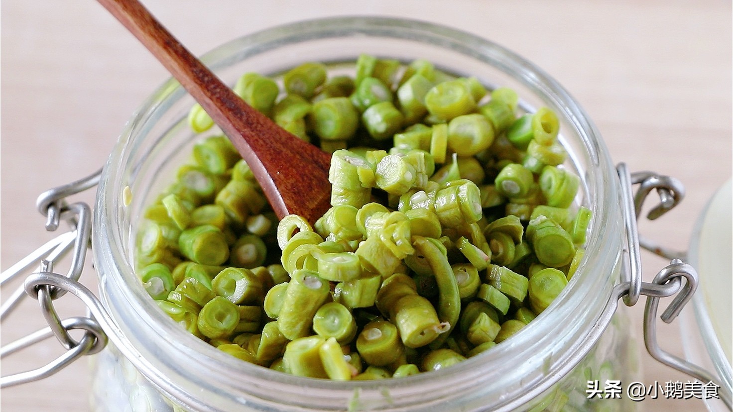 如何做两年不坏的酸豆角,酸豆角最正确的做法
