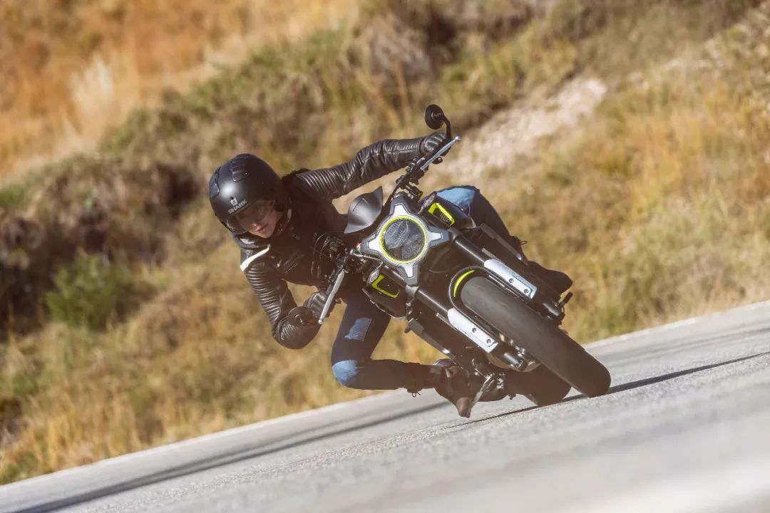 直击ivista智能网联汽车挑战赛,直击ivista智能网联汽车开幕会现场