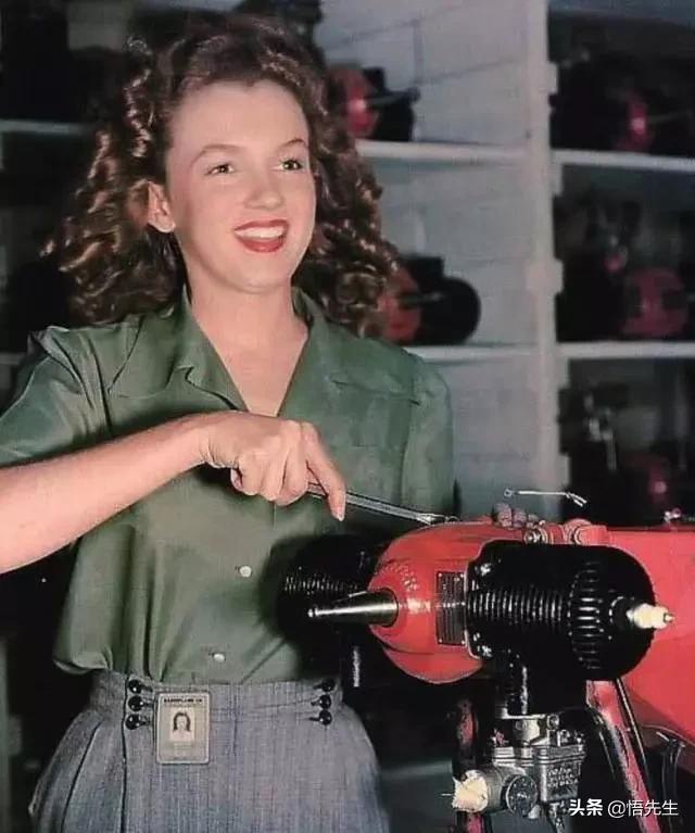 年轻时的霍金照,霍金年轻时照片有多帅