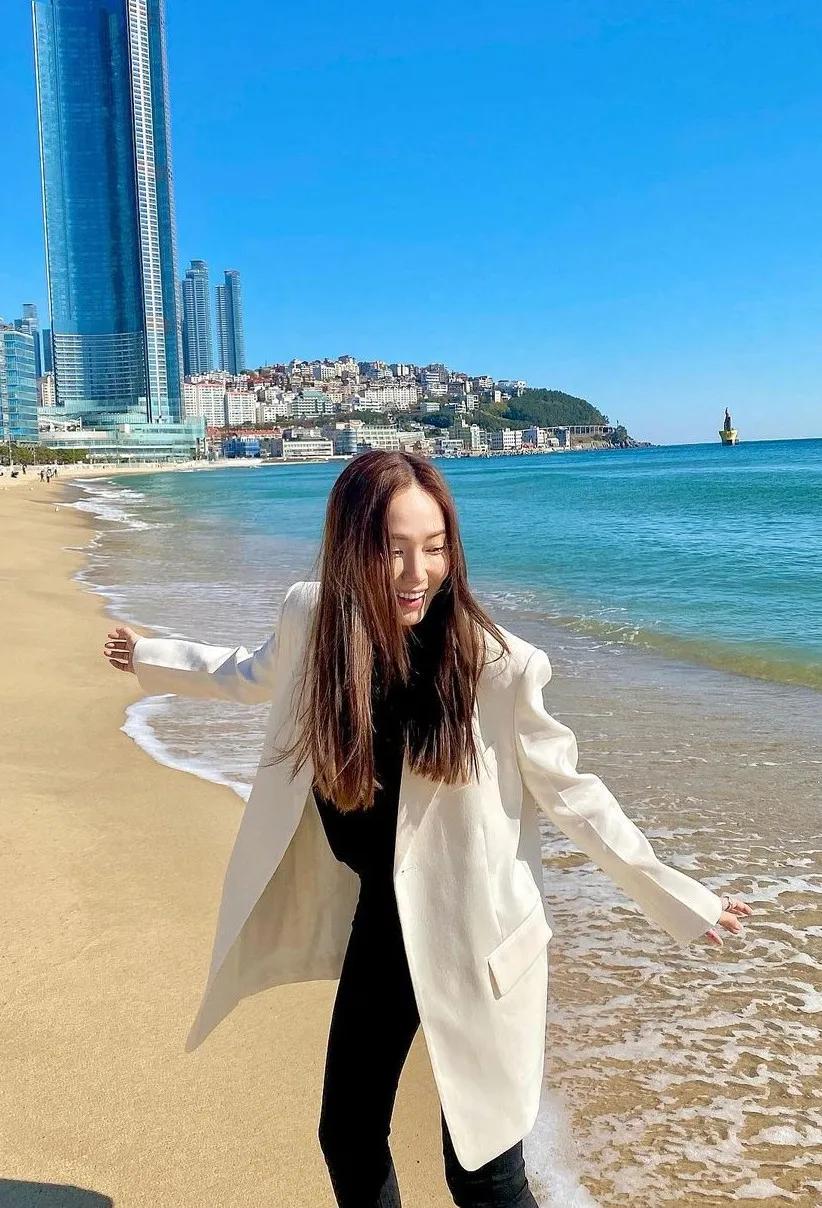 jennie穿搭冬香奈儿,求jennie同款衣服