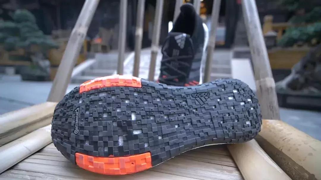 阿迪达斯boost没有踩屎感怎么回事,boost阿迪达斯增高多少