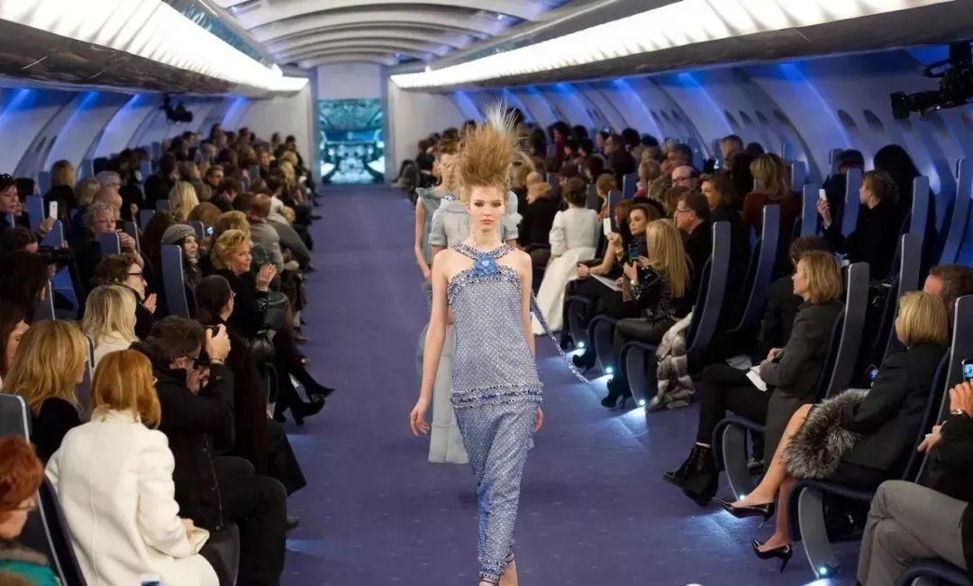 颠覆传统设计的时装秀,让你惊艳的时装秀场布置