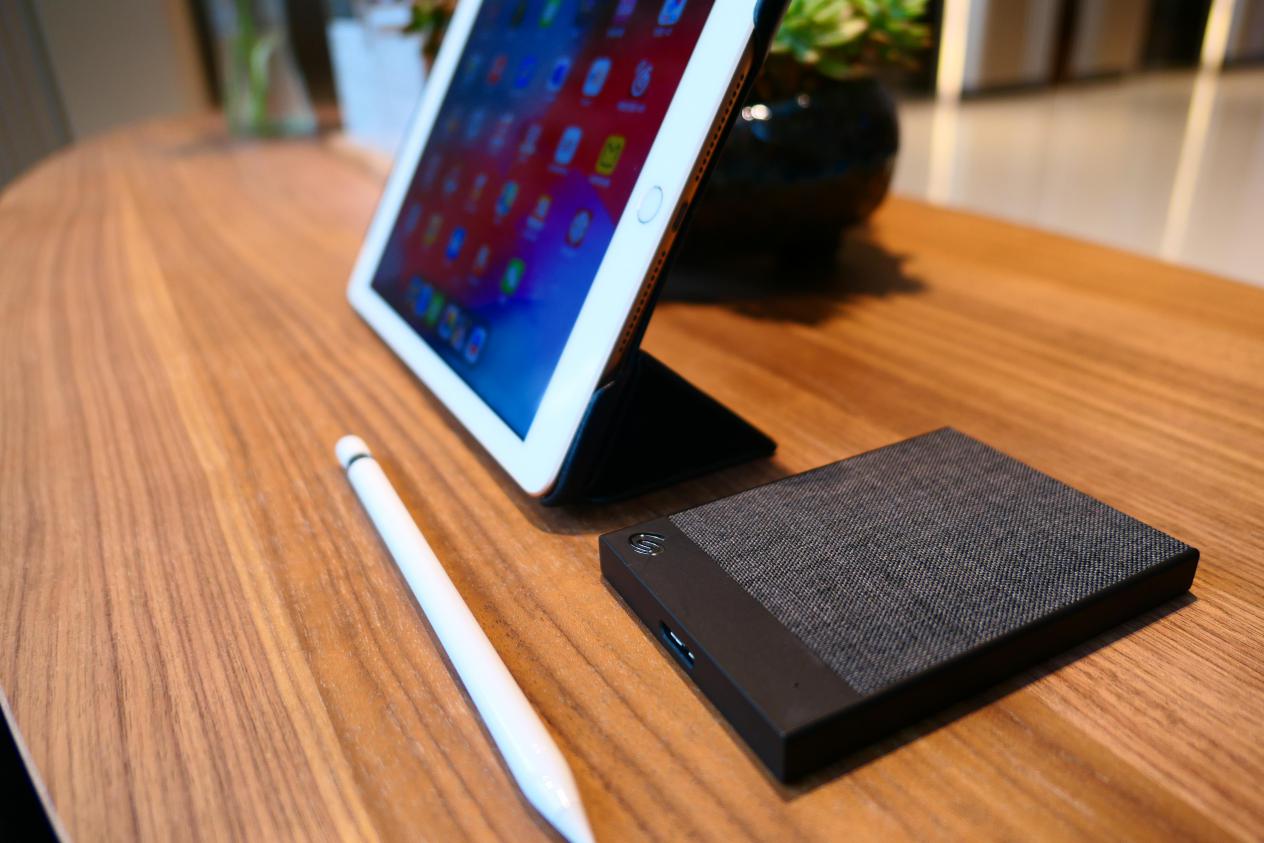 希捷锦系列2tb移动硬盘,希捷简系列移动硬盘评测