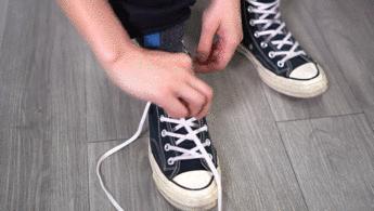 怎么系鞋带扁的鞋带不容易掉,明星同款鞋带怎么系