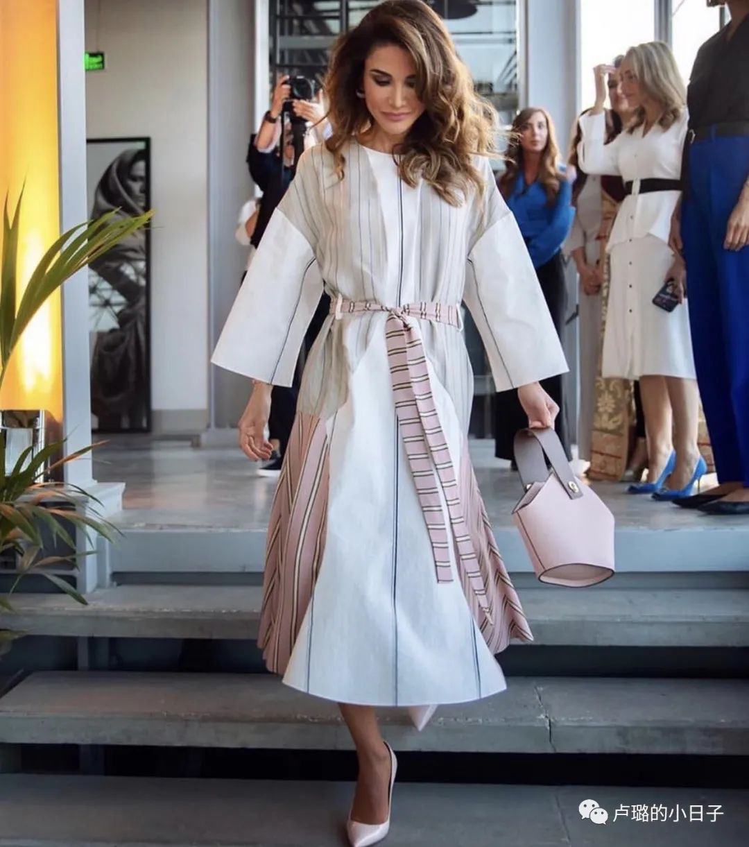 高级感白色休闲包,有高级感名牌的包