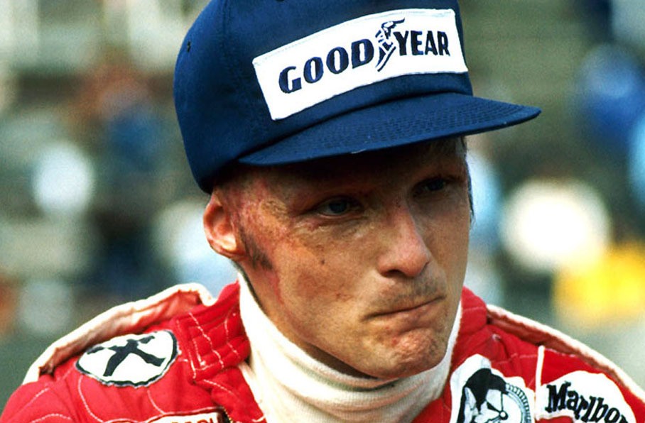 世界体育史上的今天:F1车王惨遭车祸,六周后上演浴火重生传奇!