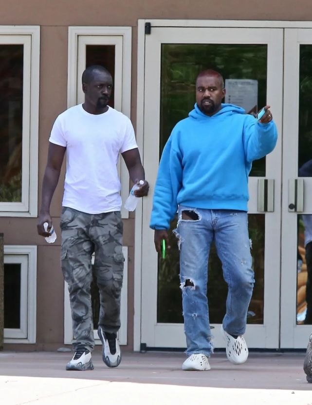 yeezyxgap联名,yeezygap三方联名还会上架吗