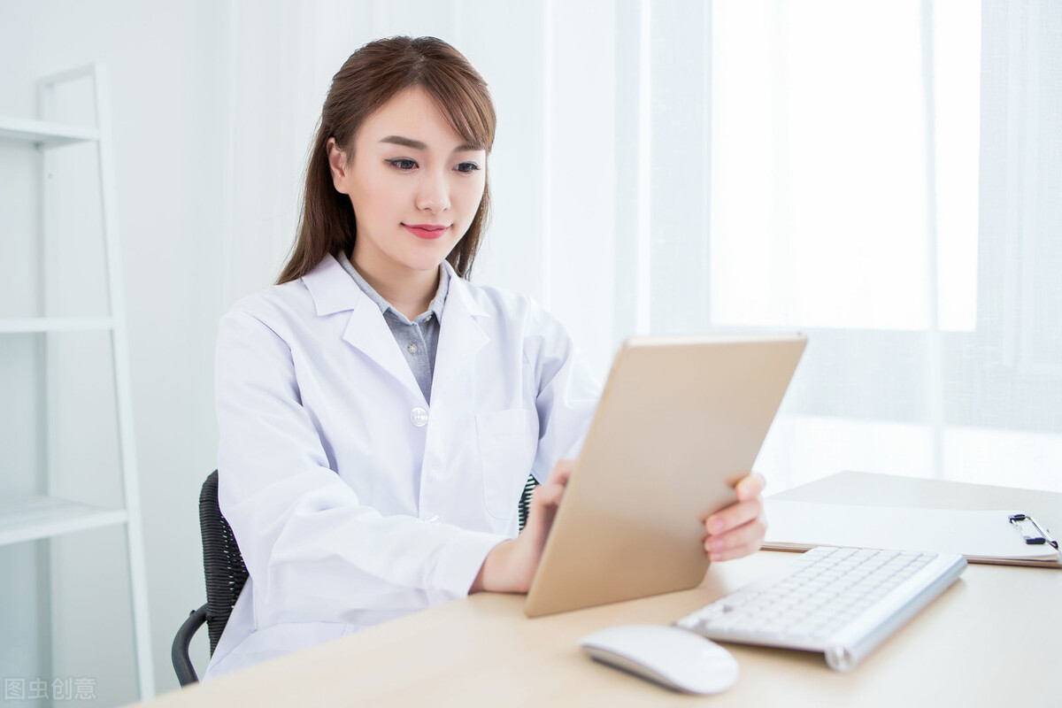 年轻人特发性白斑怎么治疗,成年人白斑消除最好的方法