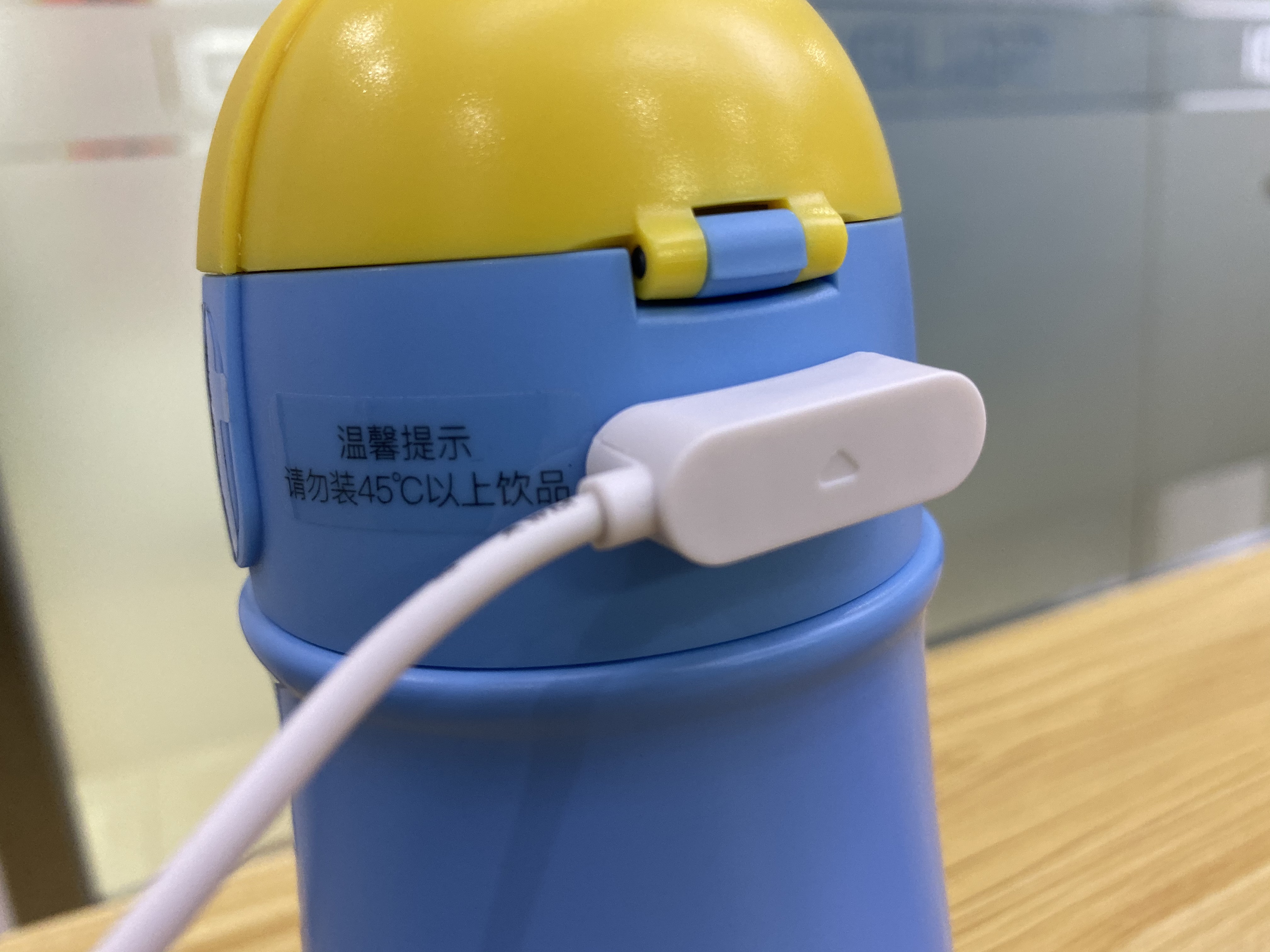 是否真的有2倍的差距：虎牌和小水怪K2智能儿童水杯对比