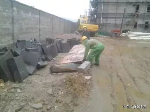 混凝土路面下雨了怎么补救,打完混凝土隔天下雨了怎么办