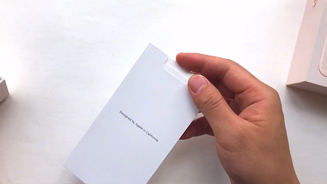 iphone包装盒贴纸顺序不一致,iphone手机包装外面有贴纸正常吗