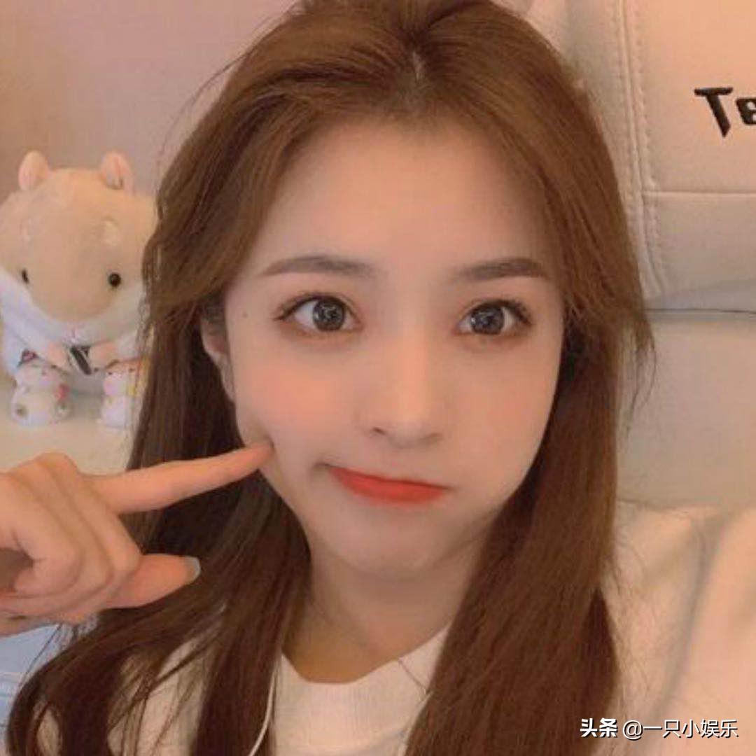 刀小刀和刘思瑶直播谁赢了,刘思瑶刀小刀素颜照