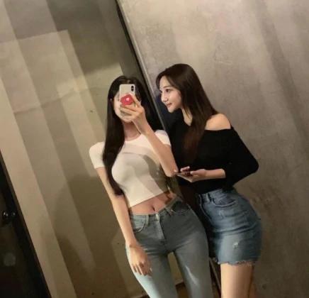 牛仔裤穿出少女感,如何穿出成熟妩媚的牛仔裤