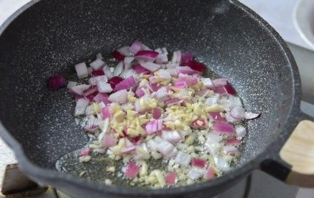 牛肉可不可以不焯水直接烧,咖喱牛肉的做法最正宗的做法