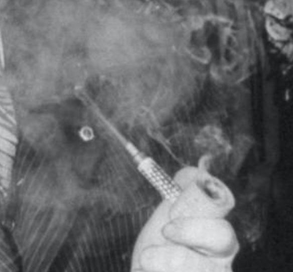 什么样的草适合什么样的烟斗 (调味草适合哪种烟斗斗型)