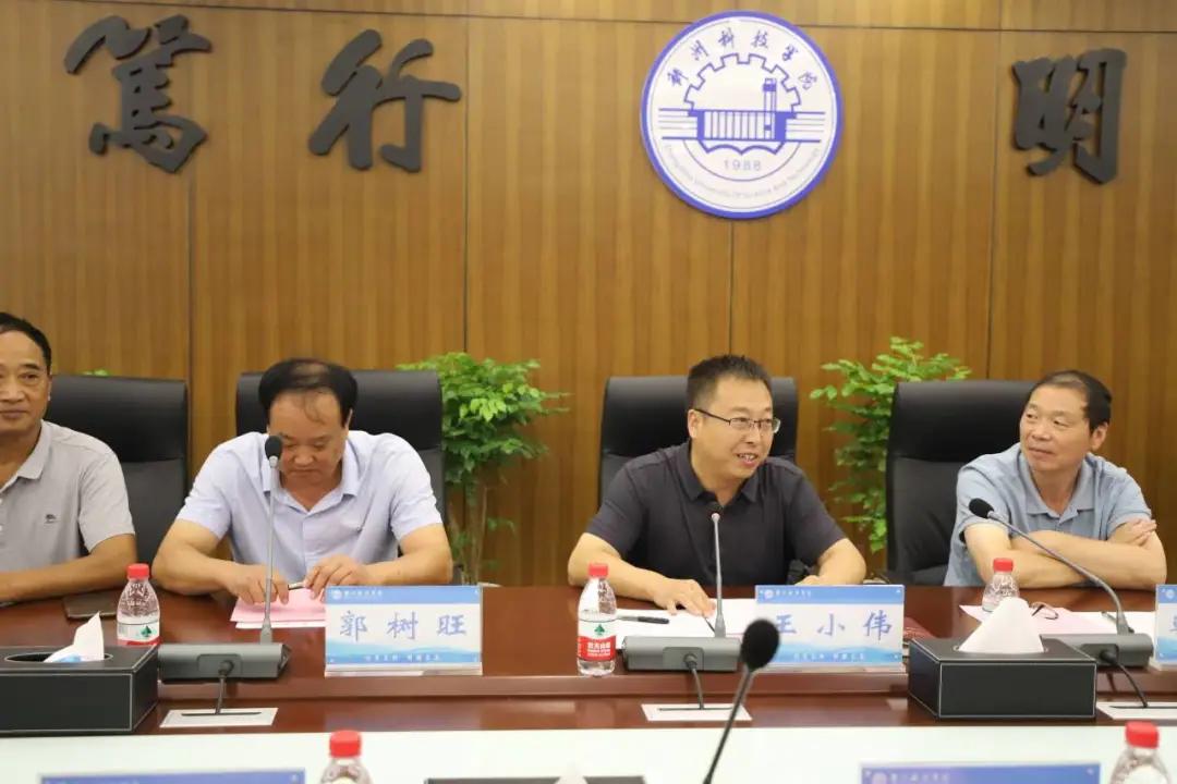 武陟县领导到车邦公司考察,热烈欢迎领导到我校调研指导工作