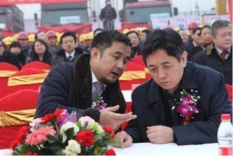 欠债800亿也不忘泡妞,豪掷1亿博美人一笑,父亲去世葬礼都不参加