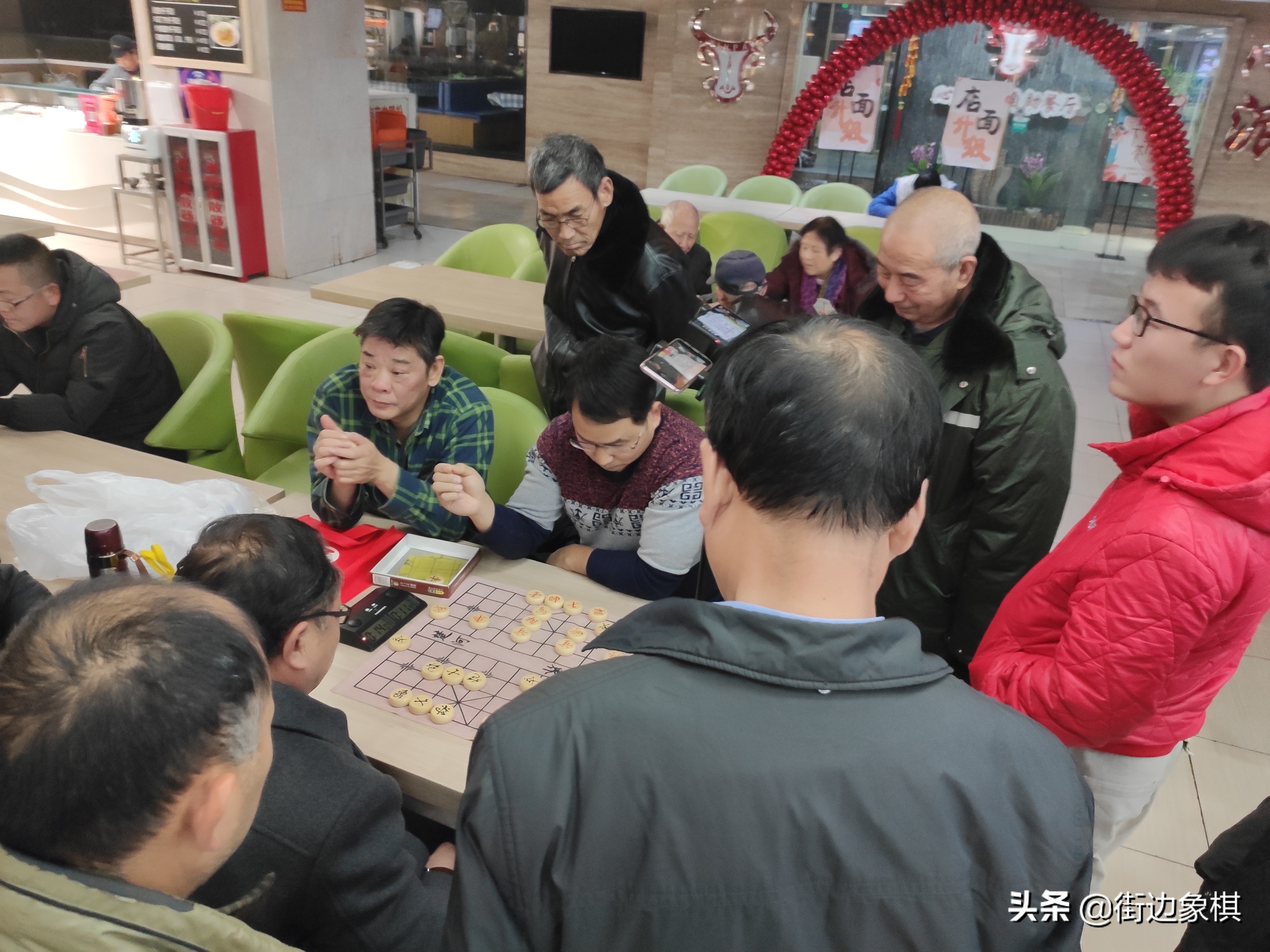 20191203新乡象棋业余爱好者的下棋风采